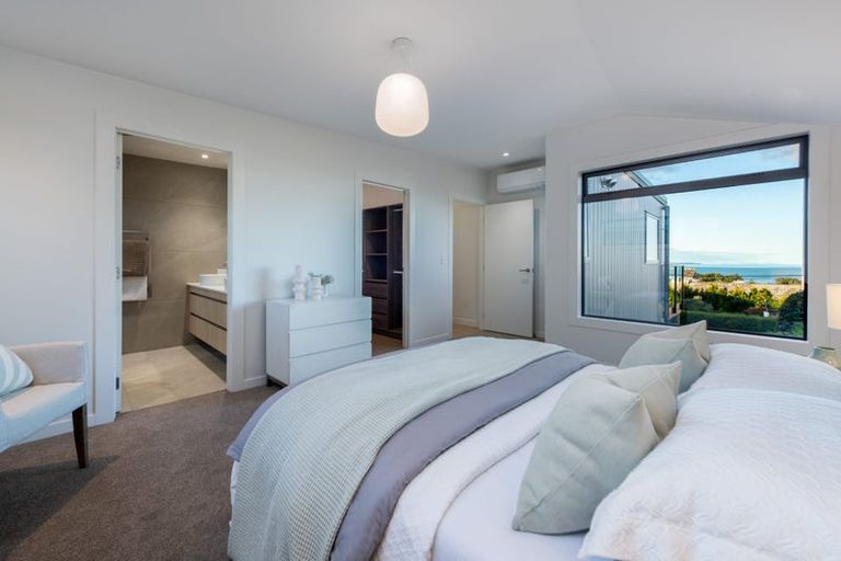 Photo of property in 2/67 Castor Bay Road, Castor Bay, Auckland, 0620