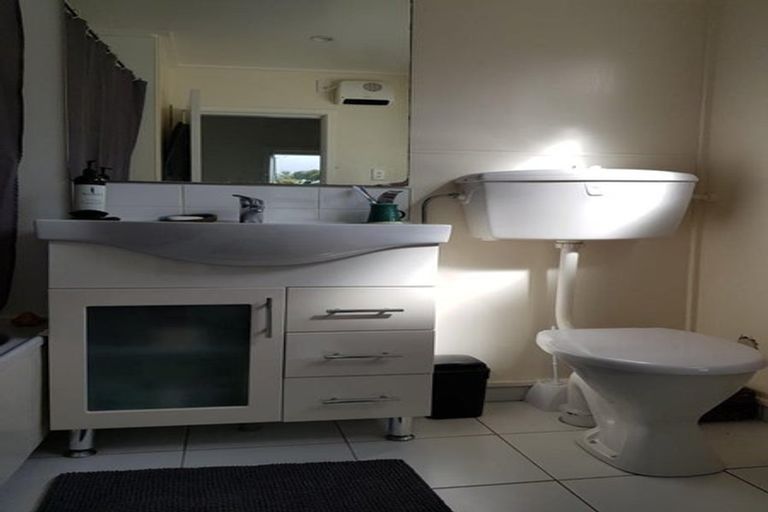 Photo of property in 18a Penryn Drive, Camborne, Porirua, 5026