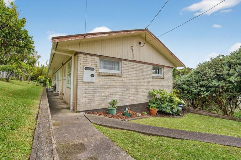 Photo of property in 1/7 Dakota Avenue, Beach Haven, Auckland, 0626