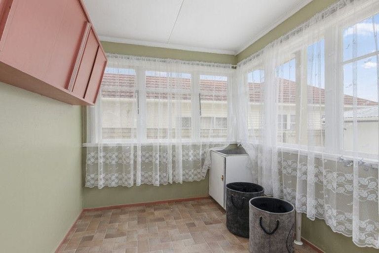 Photo of property in 19 Charleston Avenue, Boulcott, Lower Hutt, 5011