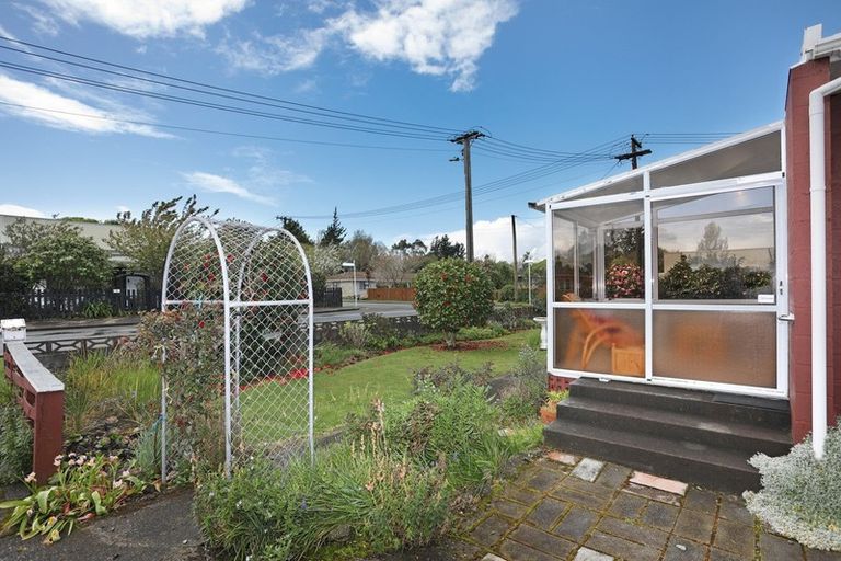 Photo of property in 10 Lambert Street, Marton, 4710