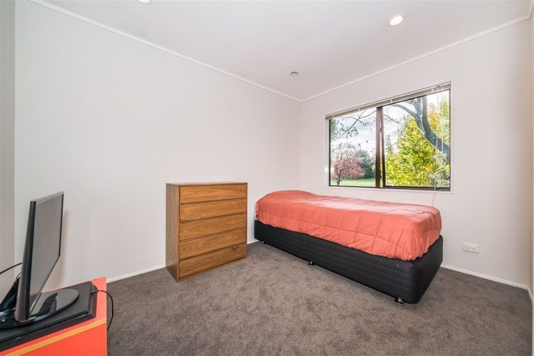 Photo of property in 28 Kentucky Way, Awapuni, Palmerston North, 4412