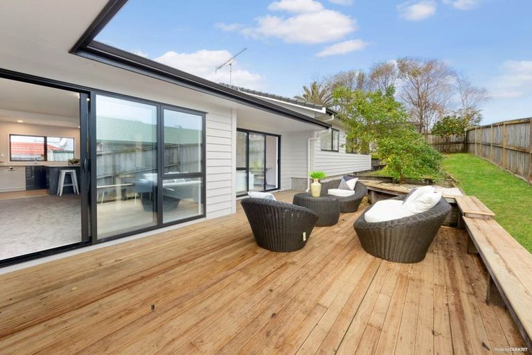 Photo of property in 11 Bob Charles Drive, Golflands, Auckland, 2013