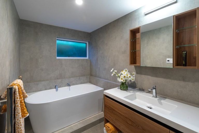 Photo of property in 89 Avonhead Road, Avonhead, Christchurch, 8042