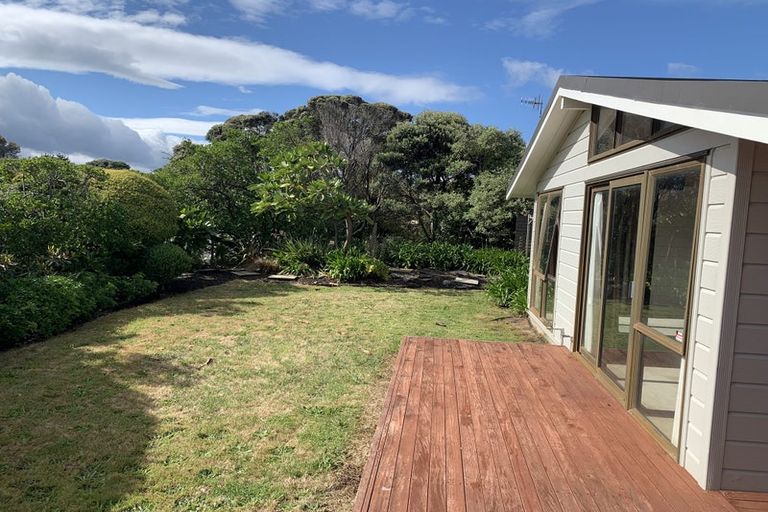 Photo of property in 10 Jane Street, Waikanae Beach, Waikanae, 5036