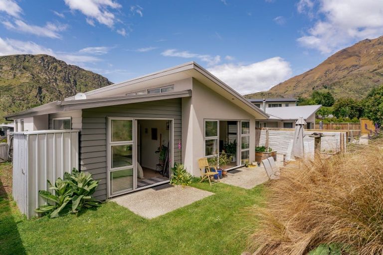 Photo of property in 26 Harrys Close, Arthurs Point, Queenstown, 9371