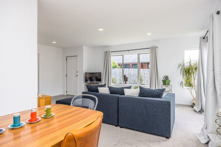 Photo of property in 59 The Grove, Red Beach, 0932