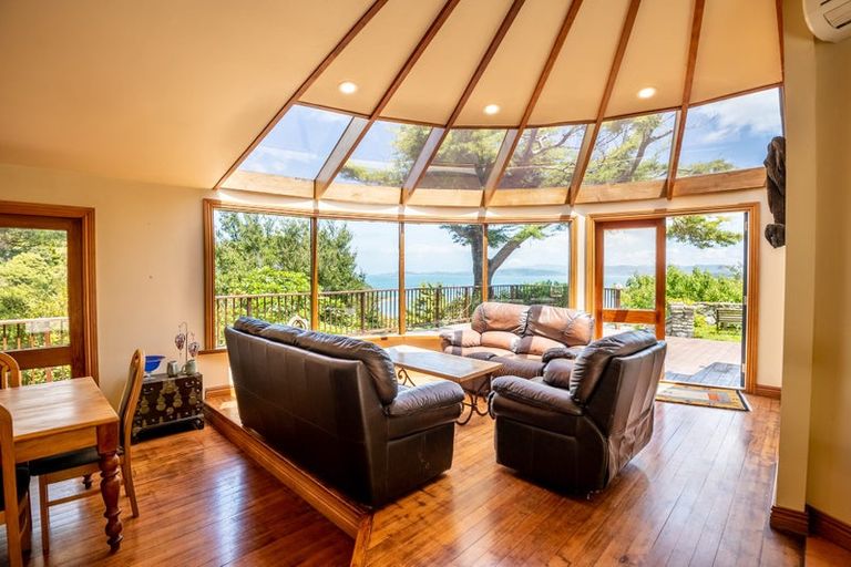 Photo of property in 5 Whiorau Grove, Lowry Bay, Lower Hutt, 5013