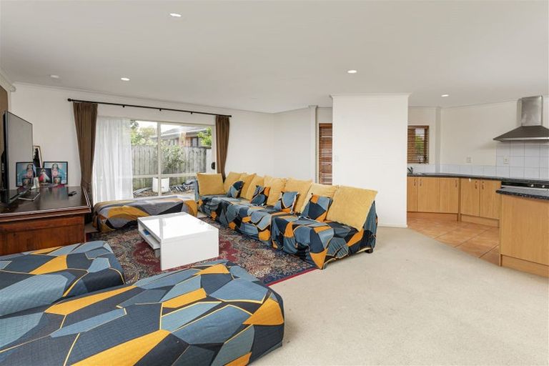 Photo of property in 79a Sturges Road, Henderson, Auckland, 0612