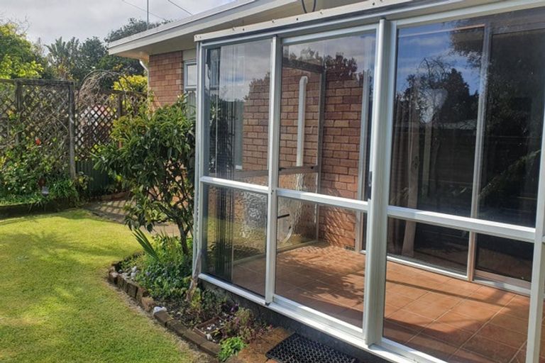 Photo of property in 10 Shortland Street, Lower Vogeltown, New Plymouth, 4310