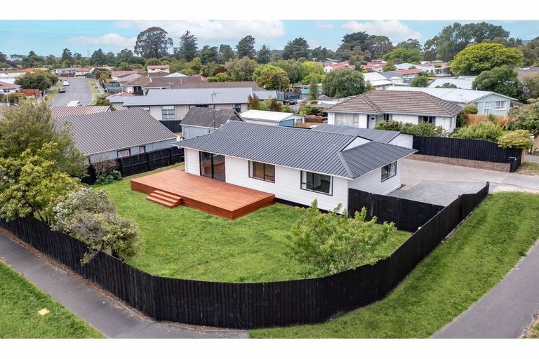 Photo of property in 17 Keighleys Road, Bromley, Christchurch, 8062