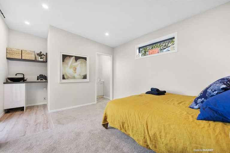 Photo of property in 123 Tauhinu Road, Miramar, Wellington, 6022