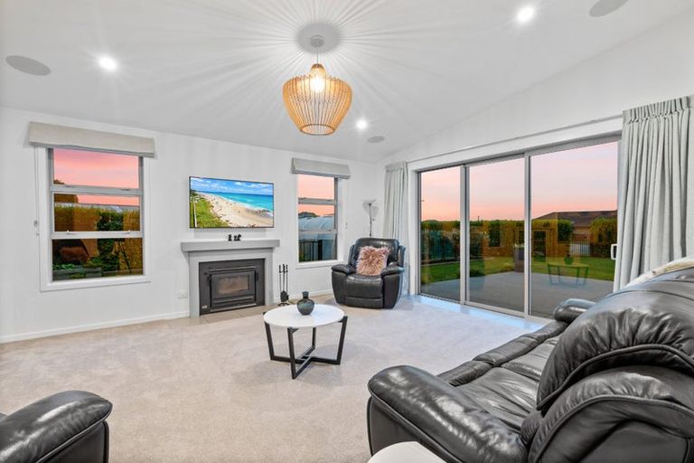 Photo of property in 11 Majestic Chance, Seaward Bush, Invercargill, 9812