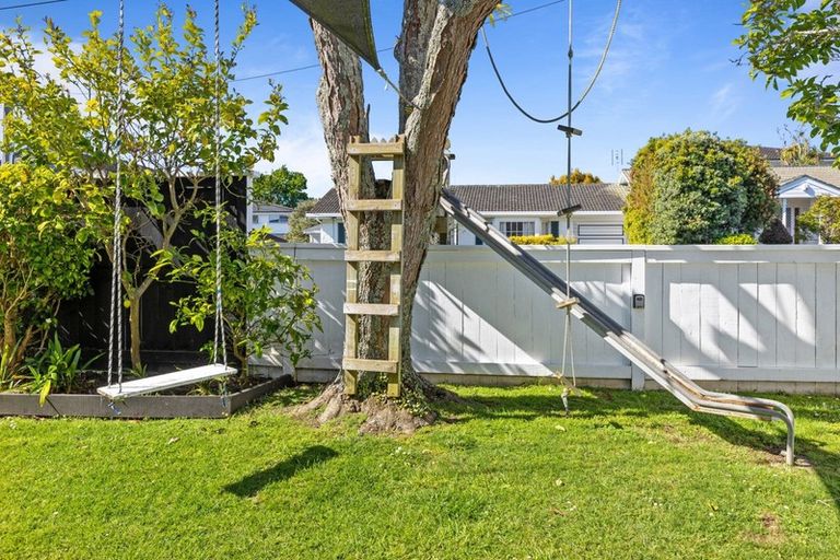 Photo of property in 2/67 Jutland Road, Hauraki, Auckland, 0622