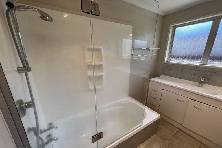 Photo of property in 92 Long Melford Road, Awapuni, Palmerston North, 4412