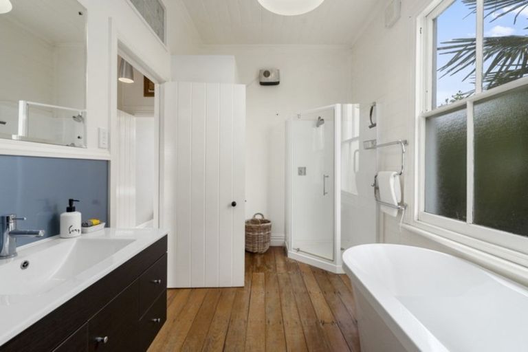 Photo of property in 6 Esther Street, Martinborough, 5711