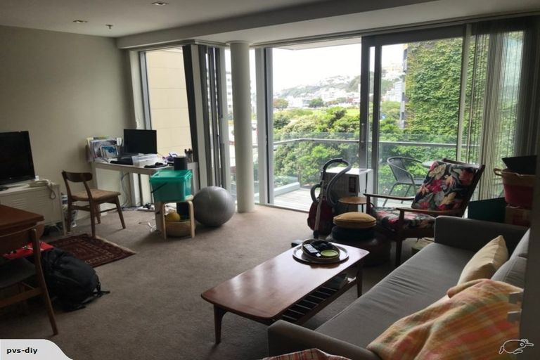 Photo of property in Piermont Apartments, 2h/82 Cable Street, Te Aro, Wellington, 6011