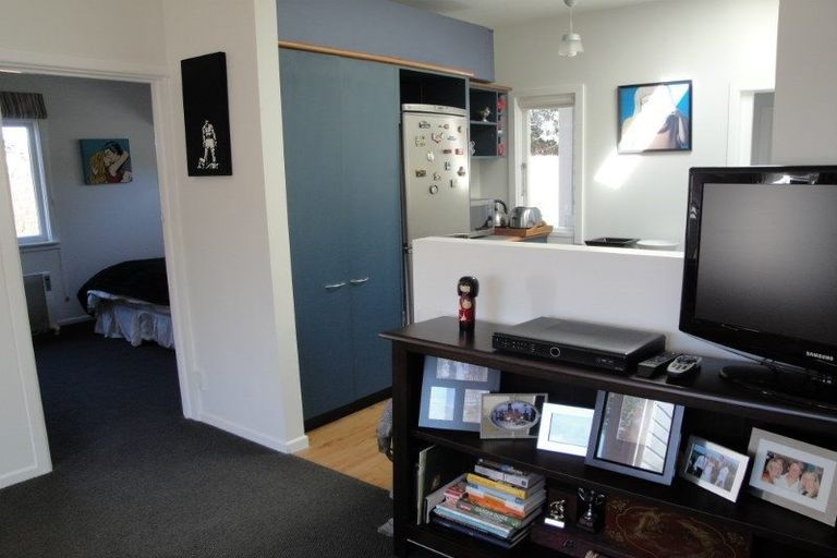 Photo of property in 25 Rua Street, Lyall Bay, Wellington, 6022