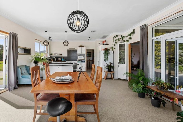 Photo of property in 483 Upper Pitone Road, Pitone, New Plymouth, 4374