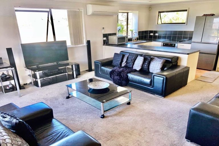 Photo of property in 96 Kamara Road, Glen Eden, Auckland, 0602