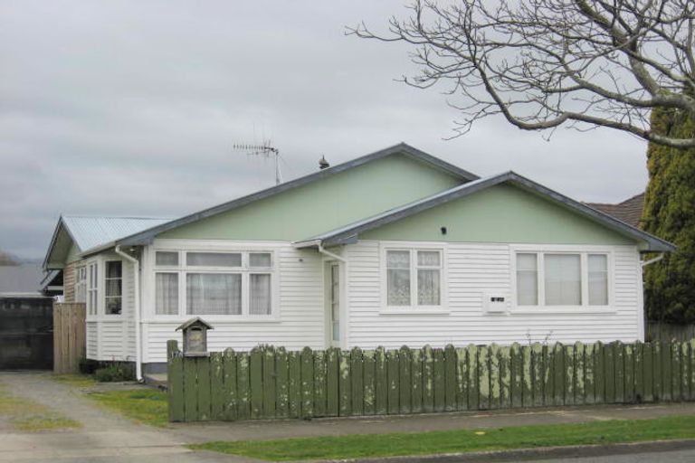 Photo of property in 136 Weraroa Road, Levin, 5510