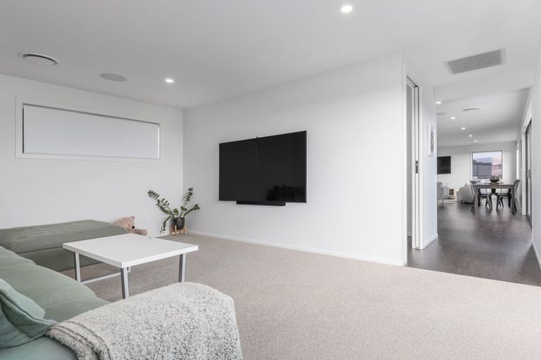 Photo of property in 94 Kotare Street, Waikanae, 5036