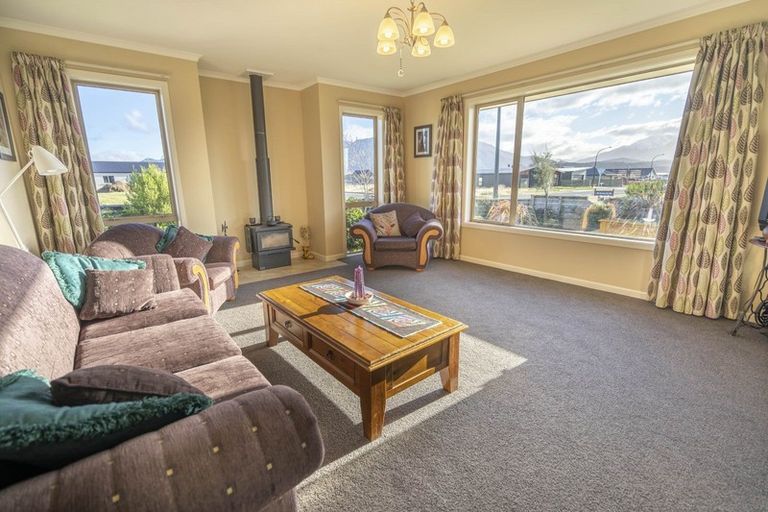 Photo of property in 12 Asher Avenue, Te Anau, 9600