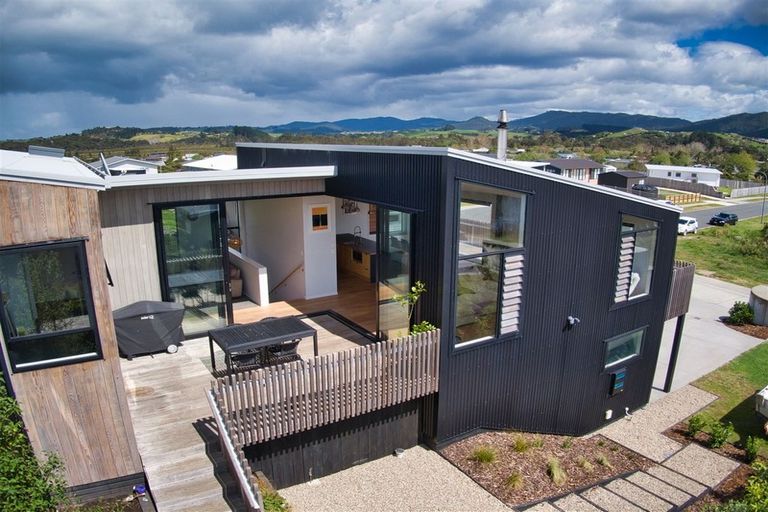 Photo of property in 32 Northcoast Place, Mangawhai Heads, Mangawhai, 0505
