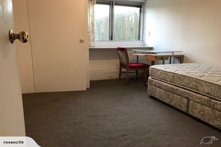 Photo of property in 9 Velma Road, Hillcrest, Auckland, 0627