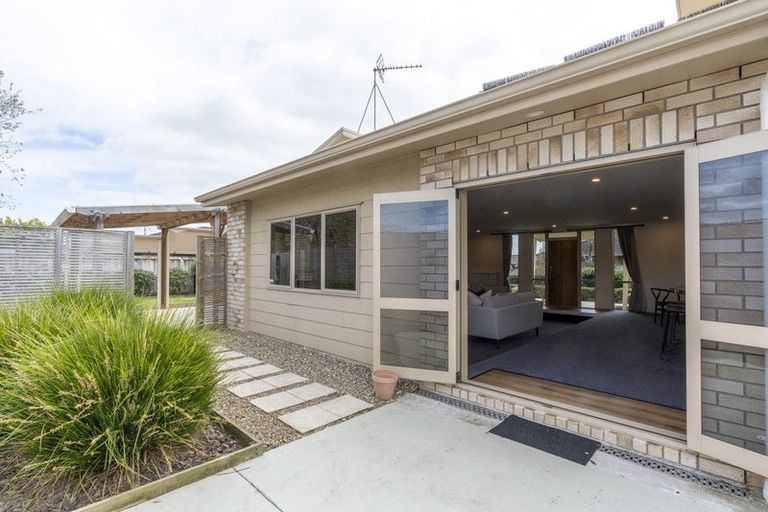 Photo of property in 14 Maccallum Court, Rototuna, Hamilton, 3210