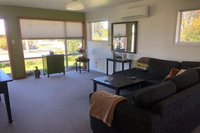 Photo of property in 2/3 Binstead Place, Avondale, Christchurch, 8061