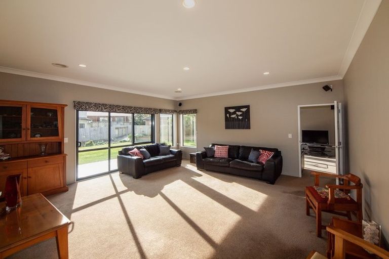 Photo of property in 8 Cheetwood Street, Churton Park, Wellington, 6037