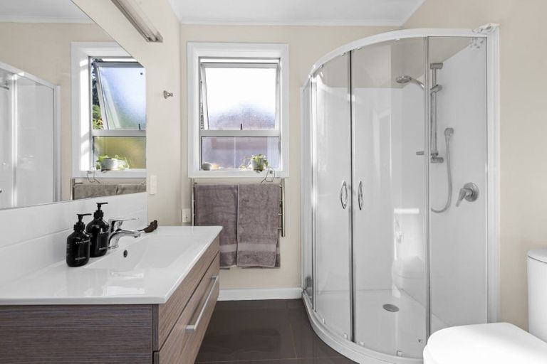 Photo of property in 2 Main Street, Hospital Hill, Napier, 4110