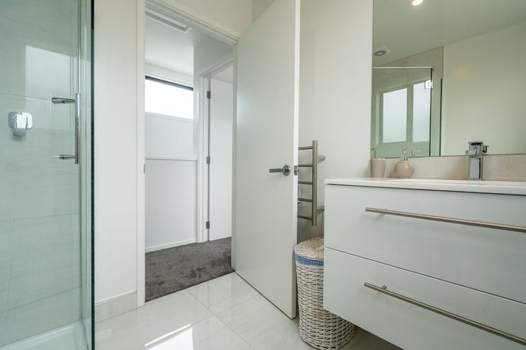 Photo of property in 2/100 Office Road, Merivale, Christchurch, 8014