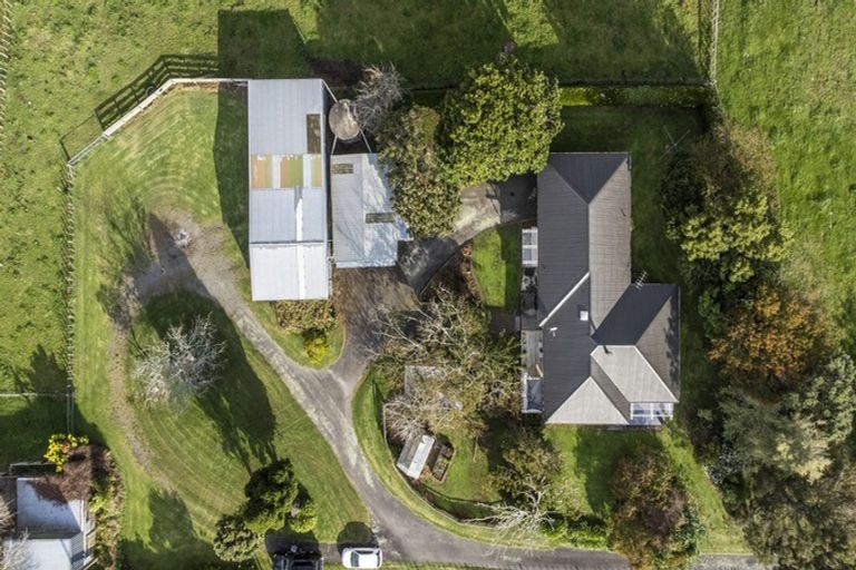 Photo of property in 41 Mountain Road, Sentry Hill, New Plymouth, 4373