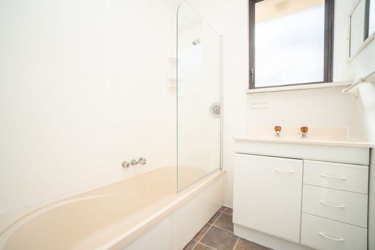 Photo of property in 12 Rochester Street, Awapuni, Palmerston North, 4412