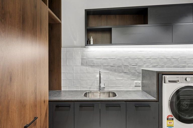 Photo of property in 5 Diamond Lane, Wanaka, 9305