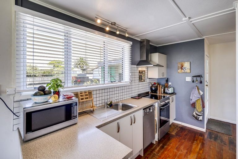 Photo of property in 68 Barton Avenue, Marewa, Napier, 4110