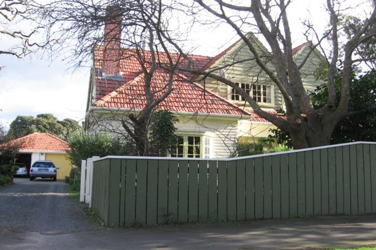 Photo of property in 38 Langston Avenue, Palmerston North, 4414