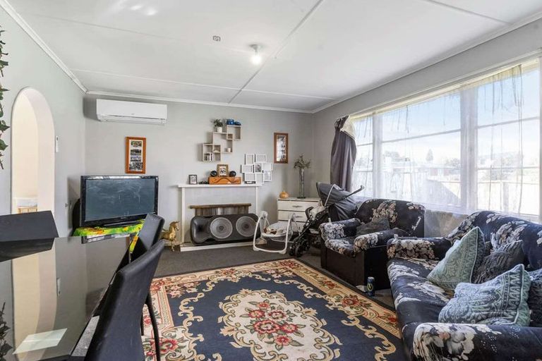 Photo of property in 60 Mckean Avenue, Manurewa, Auckland, 2102