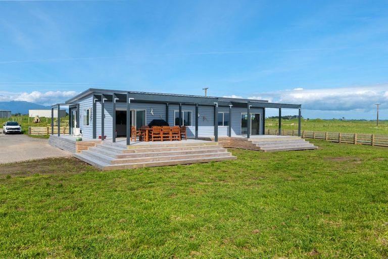 Photo of property in 385b Tipoka Road, Rahotu, Opunake, 4685