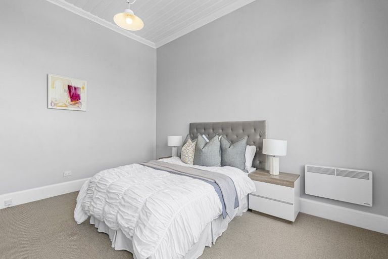 Photo of property in 15 Morley Street, New Plymouth, 4310