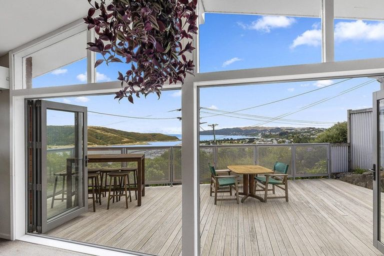 Photo of property in 45 Kiriwai Road, Paremata, Porirua, 5024
