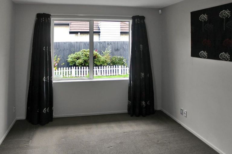 Photo of property in 5 Taggart Place, Sockburn, Christchurch, 8042