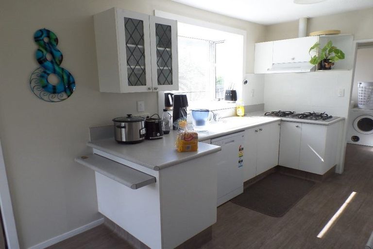 Photo of property in 17 Mckellar Place, Hornby, Christchurch, 8042