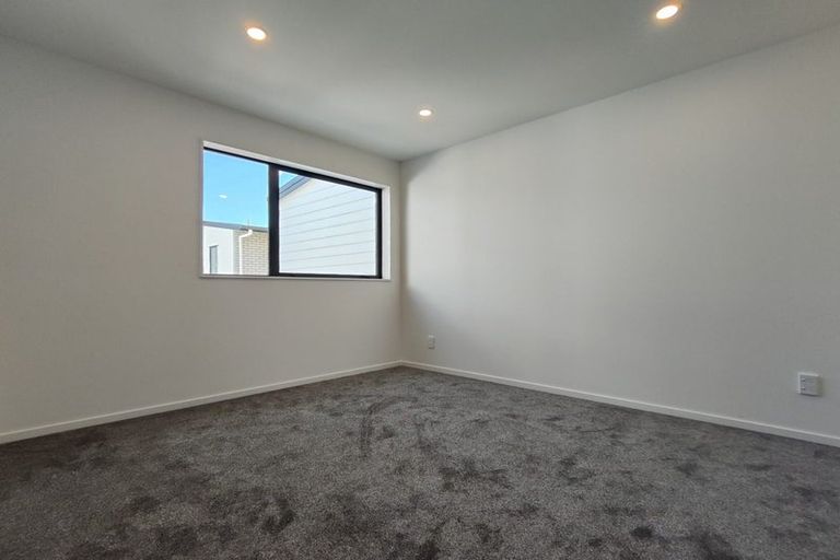 Photo of property in 2/7 Peverill Crescent, Papatoetoe, Auckland, 2025