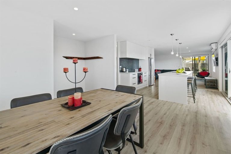 Photo of property in 120 The Boulevard, Papamoa Beach, Papamoa, 3118