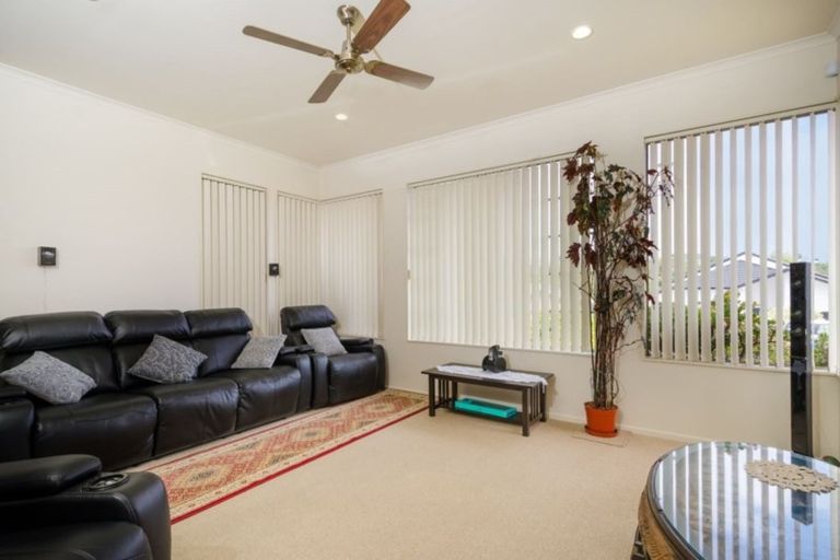 Photo of property in 22 Carnelian Court, Westgate, Auckland, 0614