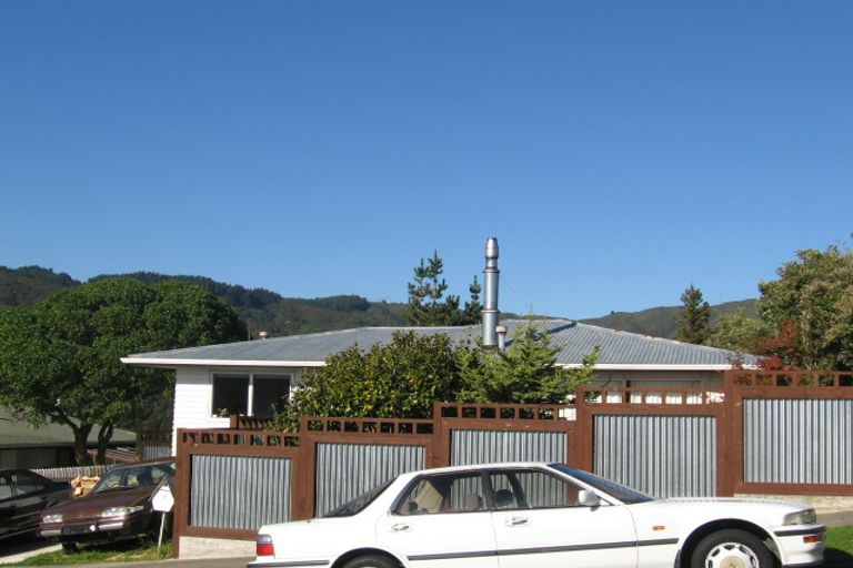 Photo of property in 26 Clapham Grove, Stokes Valley, Lower Hutt, 5019