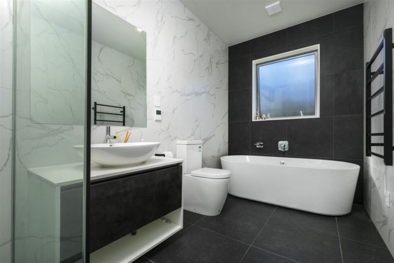 Photo of property in 15 Fruitlands Road, Kumeu, 0810